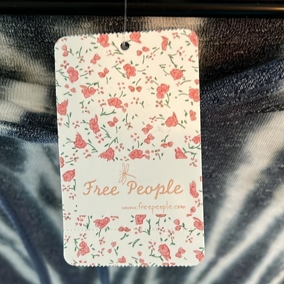 NWT We The Free Blue And Cream Tie-Dyed Tunic Size Small - Picture 4 of 8